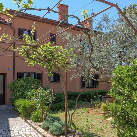 Apartment With A Parking Space - 20822 Fazana