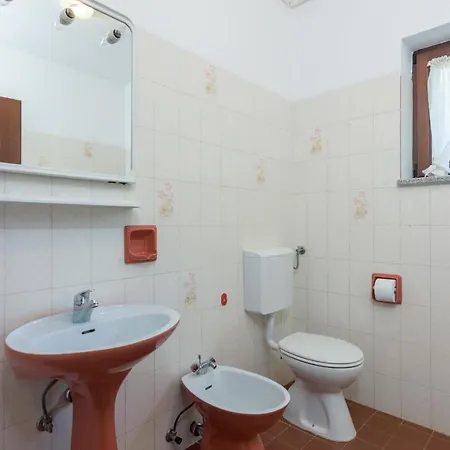 Apartment With A Parking Space - 20822 Fazana